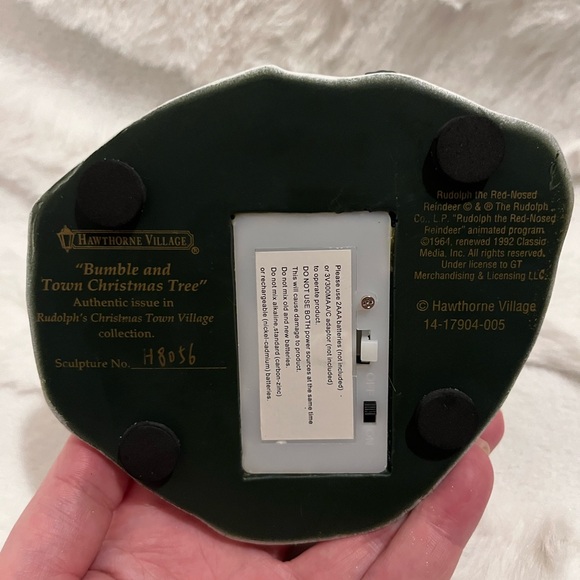 Vintage Hawthorne Village “Bumble & Christmas Town Tree” lighted figurine - Picture 8 of 8